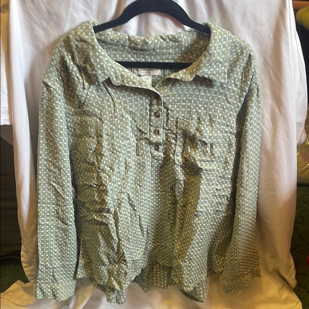 Green Peter Pan Collar Button Down Shirt